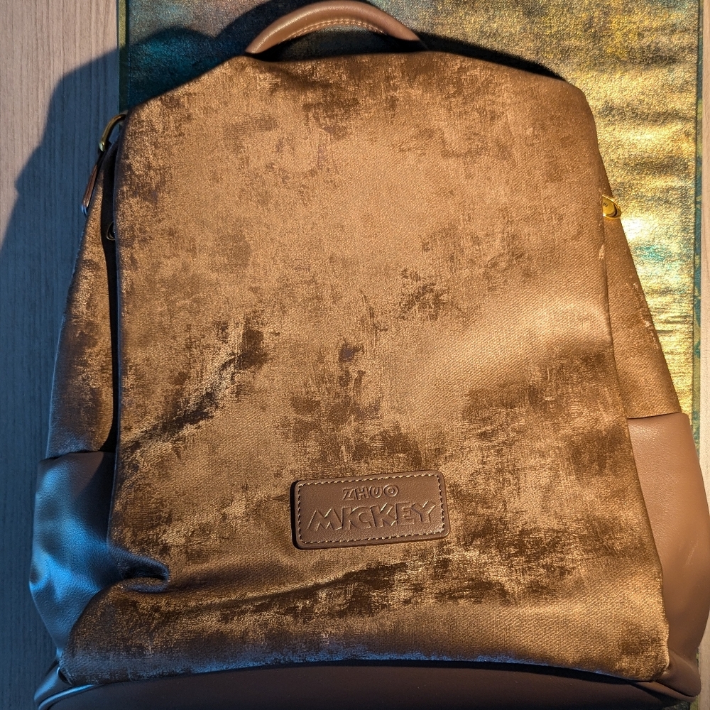 Mickey Backpack with extra shoulder band, chocolate color